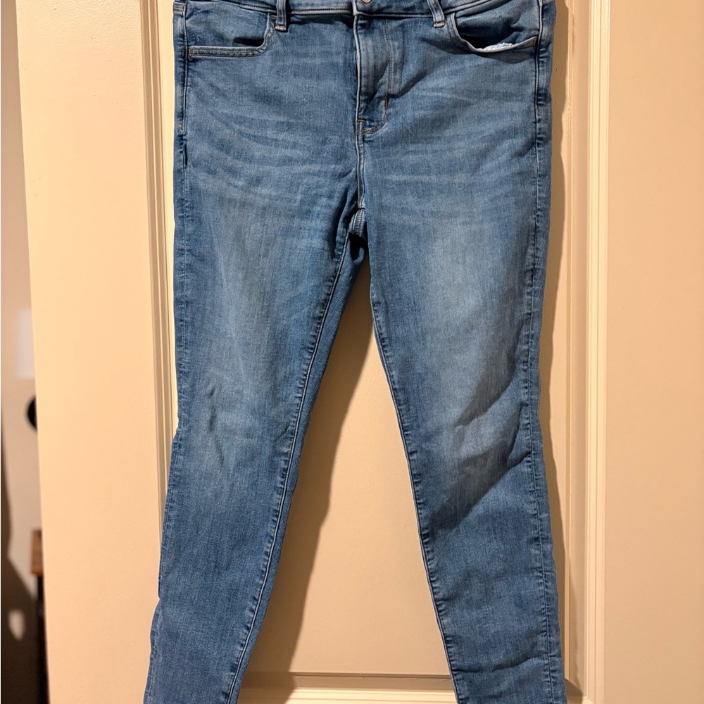American Eagle Outfitters Light Blue Skinny Jeans
